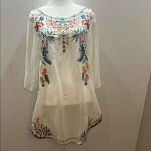 Johnny Was SZ M White Tunic/Dress Perfectl with Multicolor Embroidery